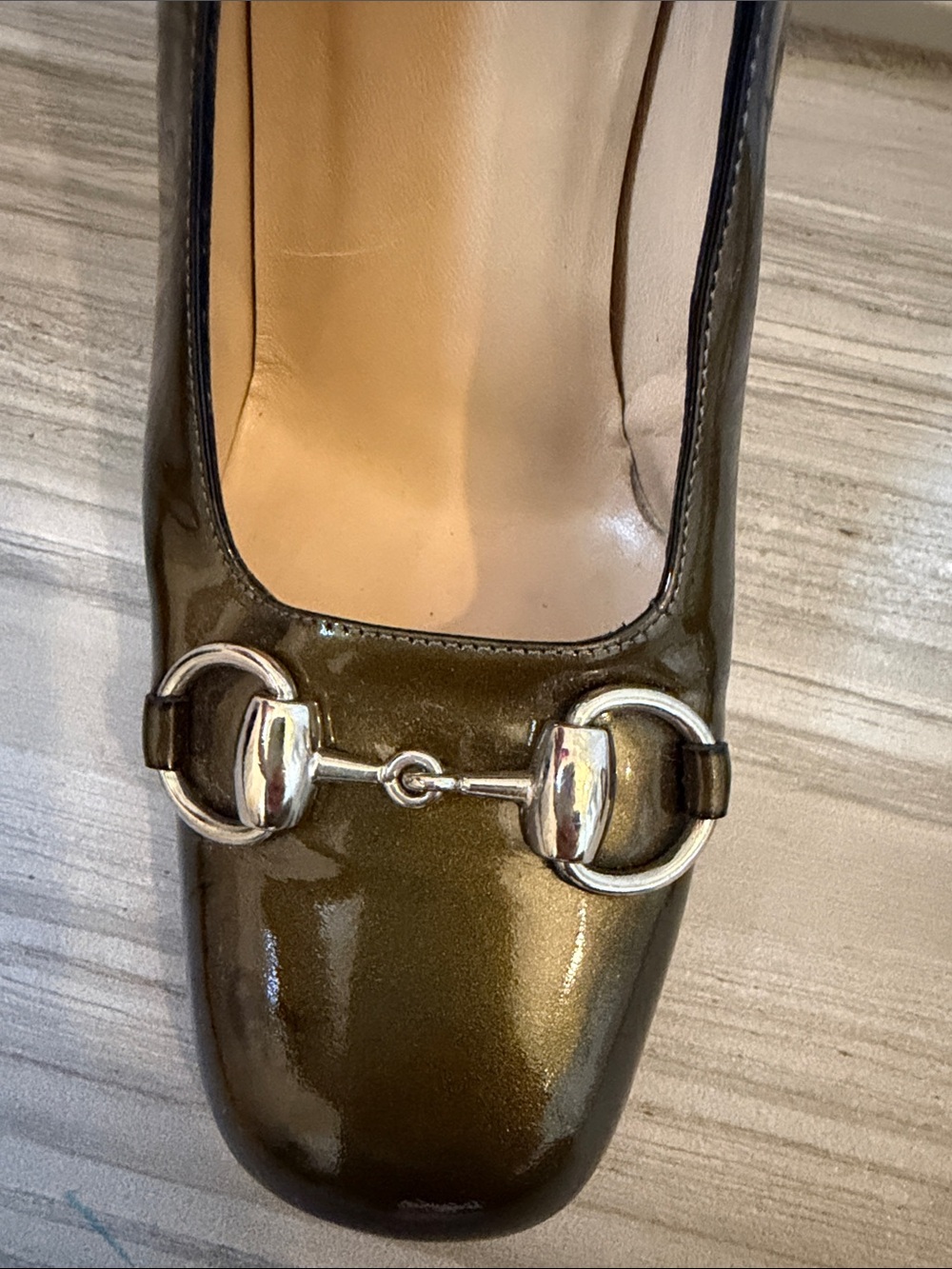 Vintage Gucci Olive Patent Leather Horsebit Pumps in Shiny Olive - Picture 5 of 11